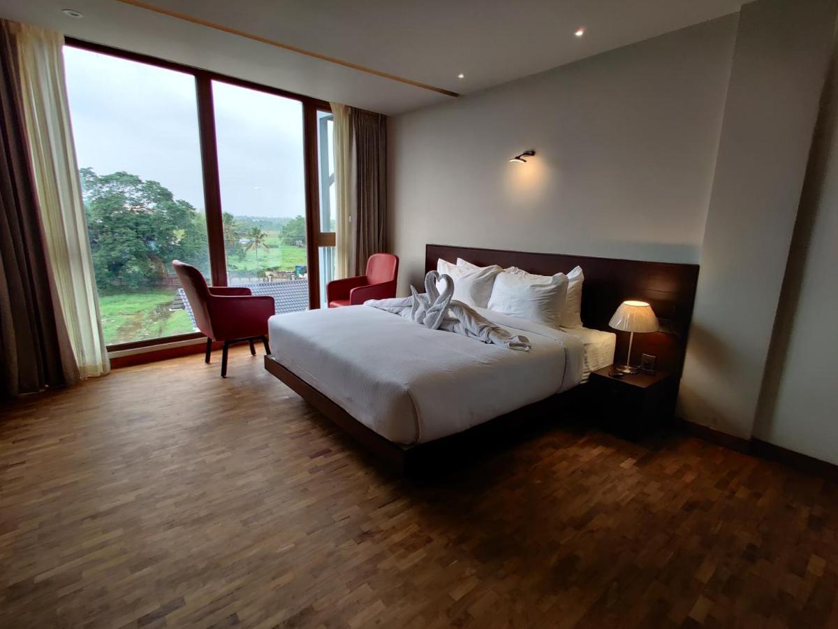 Florida Airport Hotel Kochi Nedumbassery Zewnętrze zdjęcie