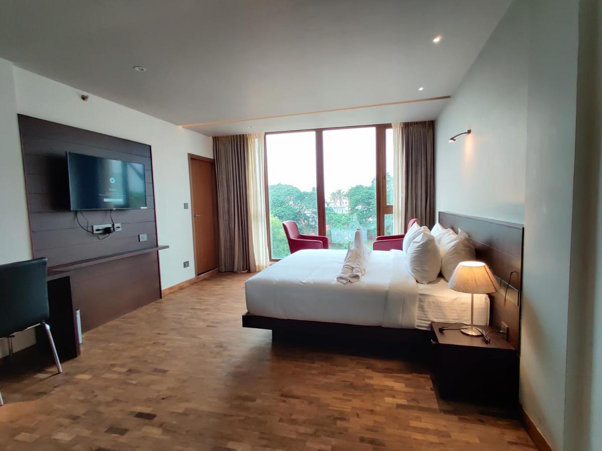 Florida Airport Hotel Kochi Nedumbassery Zewnętrze zdjęcie